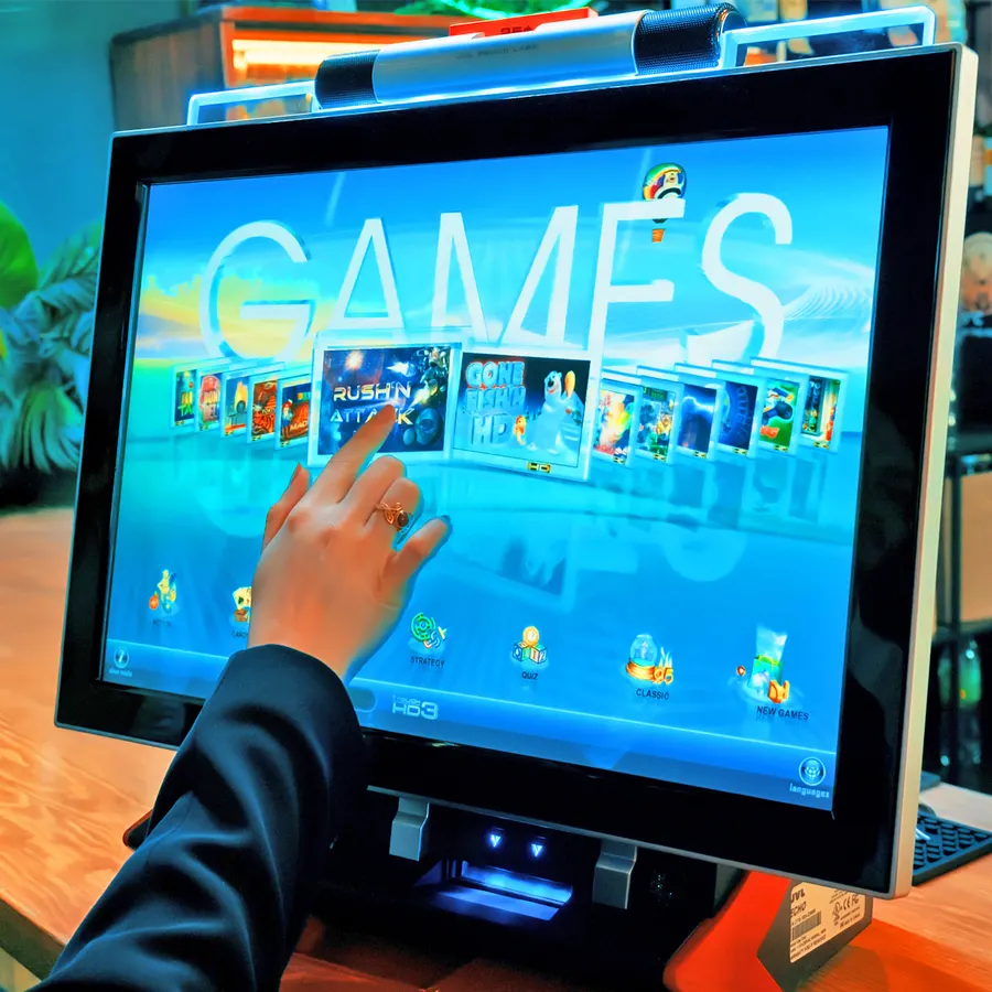 22" HD Touchscreen